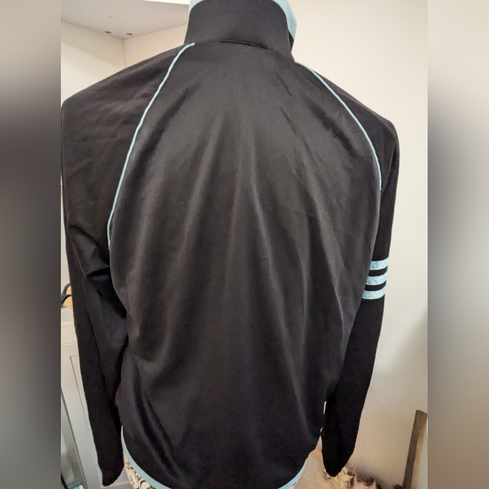 Adidas Jacket with Blue Accents - Picture 5 of 8